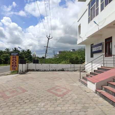 Subasree Cottage Tirunallar المظهر الخارجي الصورة