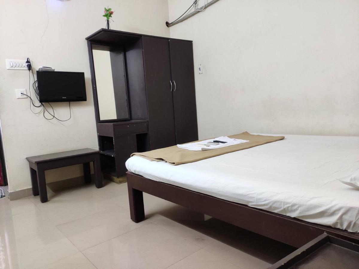 Subasree Cottage Tirunallar المظهر الخارجي الصورة