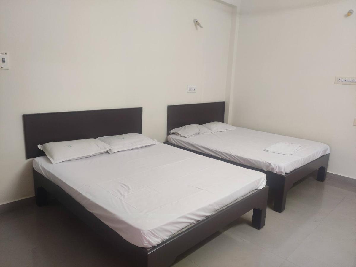 Subasree Cottage Tirunallar المظهر الخارجي الصورة