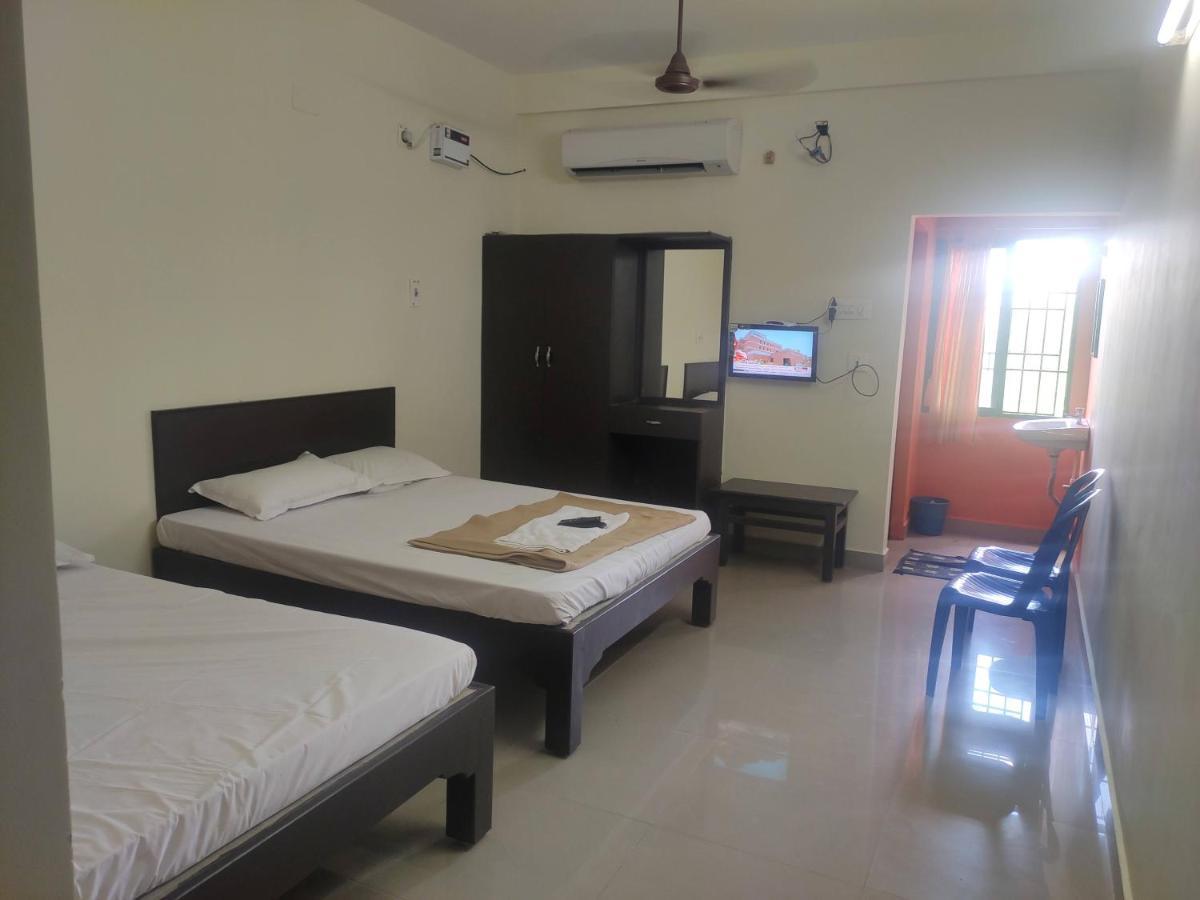 Subasree Cottage Tirunallar المظهر الخارجي الصورة